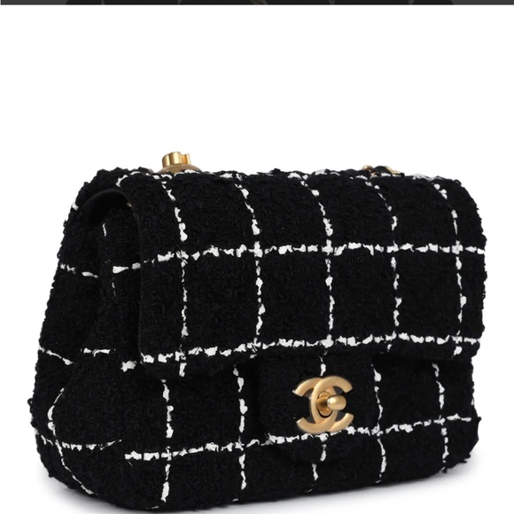 Authentic Chanel Mini Pearl Crush Flap Bag in Tweed & Antique Gold Hardware - Picture 2 of 16